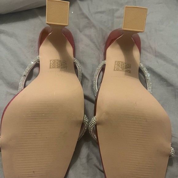 High heels - Picture 2 of 3